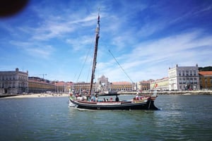 Tagus River Sunset Cruise in a Traditional Vessel