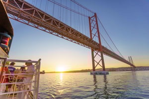 Tagus River Sunset Tour with Snacks and Drink