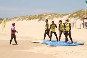 The Surf Instructor - surf lessons with transfer