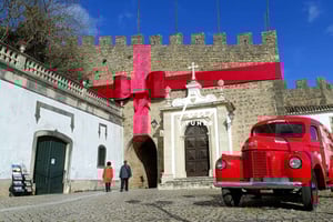 Lisbon: To Porto, Day Trip & Transfer with Stops in 3 Cities