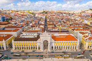 Lisbon to Porto with up to 4 stops: Óbidos, Nazaré, Fátima, and Aveiro