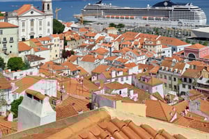 Lisbon Tour: Walled City, Alfama & 3 Viewpoints
