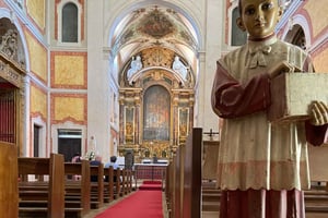 Tower of Saint George’s Castle Church Ticket & Drink