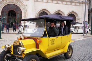 Tuk Tuk City tour with vintage car