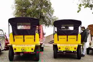 Tuk Tuk City tour with vintage car