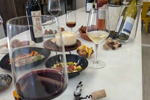 Lisbon Wine and Tapas. 5 Portgueses wines paired with snacks