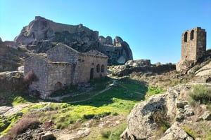 Monsanto (TV Game of Thrones): Private Day Tour from Lisbon