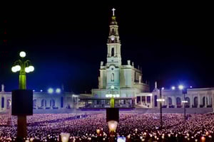 Night pilgrimage to Fatima with candle procession