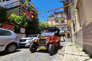 Nostalgic Lisbon Tuk Tuk Tour: Hidden Gems