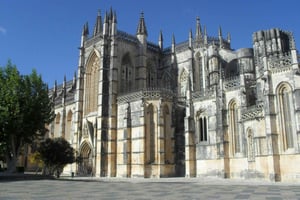Portugal’s Gems: Fátima, Grutas da Moeda, Nazaré & Óbidos