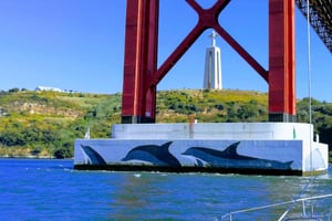 Private Lisbon Sightseeing Sailing Boat Tour with Locals