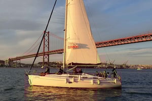 Private Lisbon Sightseeing Sailing Boat Tour with Locals