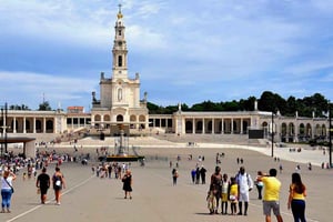 Private Tour from Fátima, Batalha, Óbidos & Nazare.