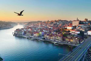 Private transfer Porto to/from Lisbon + attractions stops
