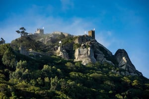 Small Group: Sintra, Pena Palace, Moorish Castle & Cascais