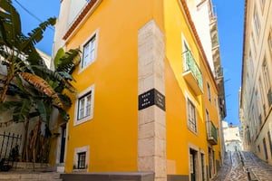 Treasures of Lisboa : Alfama Food Tour with 18 Tastings