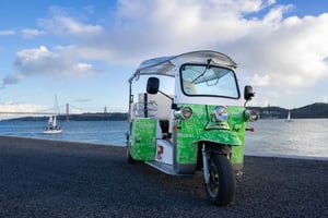 Essentiële tour door het oude Lissabon in 2 uur: privétour met tuktuk