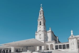 Da Lisbona: Santuario di Fatima e Villaggio dei Pastorelli