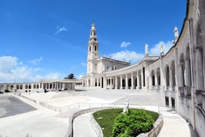 From Lisbon: Fátima Sanctuary, Nazaré & Óbidos Tour