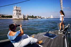Lisboa: Crucero en velero de 2 horas y visita guiada con 2 bebidas