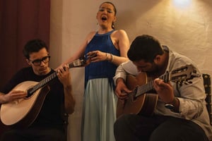 Lisbon: Dinner with Rising Stars of Fado at Canto do Poeta