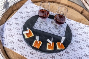 Lisbon: Food Tasting Tour by Tuk Tuk with 2 Stops