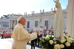 Lisbon: Half-Day Fatima Private Car Tour