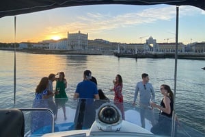 Lissabon: Luxe Catamaran privétour met welkomstdrankje