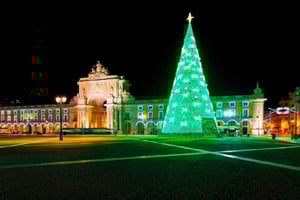 Lisbon: Private Christmas Lights Tuk Tuk Tour