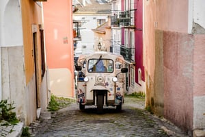 Lisboa: Tour privado de la ciudad enogastronómica en Eco Tuk Tuk