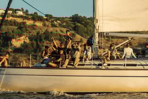 Lisboa: Passeio de barco à vela com bebidas