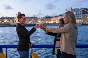 Lissabon: Kreuzfahrt bei Sonnenuntergang mit Live-DJ und Getränken