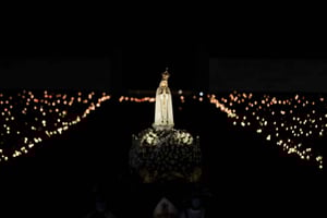 Night pilgrimage to Fatima with candle procession