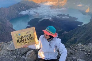 oke rinjani 3-Day Trek – Summit - lake - Amazing Views