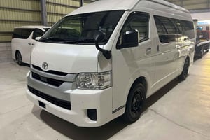 'Прокат частных фургонов: Индивидуальный маршрут и бесплатная консультация по поездке'