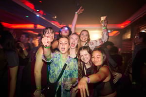 カムデン パブ クロール & バー ツアー ロンドン