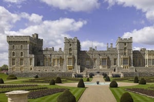 ロンドン発：列車で行くウィンザー城 1 日ガイド付きツアー