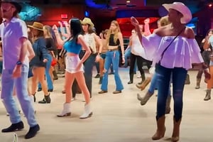Londres: Festa de música country com dança em linha e dança a dois
