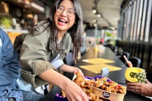 London: Camden Market Food Tour with 7 Street Food Tastings