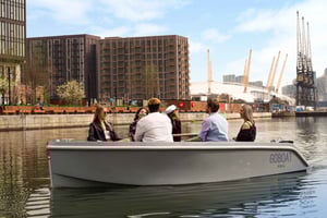 London: GoBoat Rental i Canary Wharf med London Docklands
