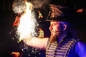 Londres : Kabaret Exposé