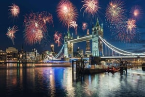 London: Nytårskrydstogt med middag og fyrværkeri