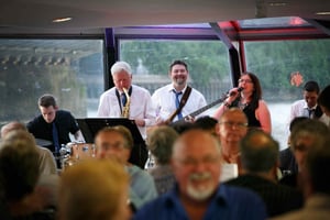 London: Dinner-Kreuzfahrt auf der Themse mit Live-Jazz