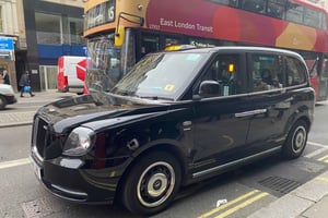Lontoo: Sightseeing Black Cab Tour ja hotellin nouto