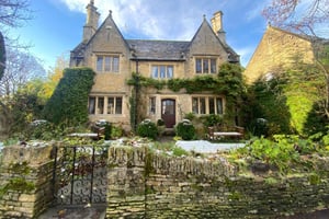 London: Stonehenge og Cotswolds – dagstur med minibuss og inngangsbillett