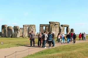 London: Tagestour Stonehenge, Windsor und Bath mit dem Bus
