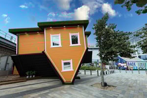 Londres: Upside Down House Westfield White City: ingresso