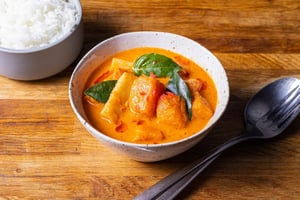 London: Vegetarian Thai Cooking Class with Wine