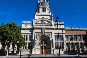 London: Victoria and Albert Museum Private Guided Tour