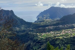 Desde Funchal: Excursión de un día en 4x4 por el Pico Do Arieiro y Santana